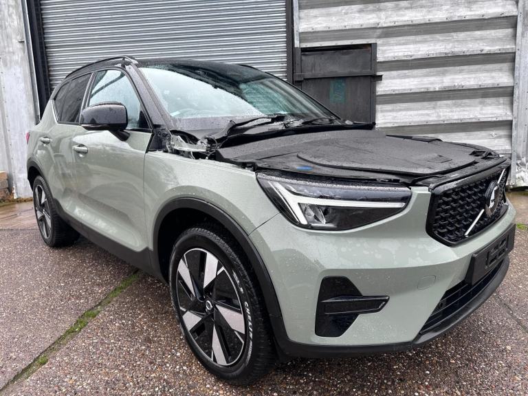 2024 73 REG VOLVO XC40 CORE RECHARGE ELECTRIC AUTO DAMAGED REPAIRABLE SALVAGE