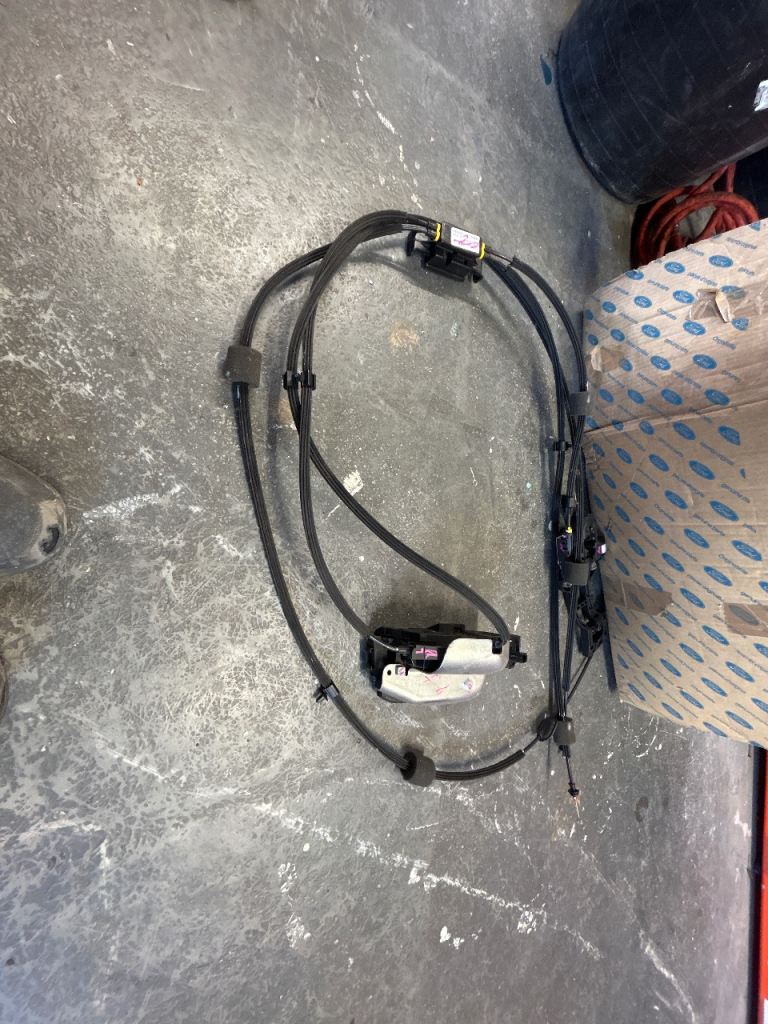Transit Side door mechanism 