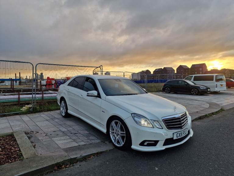 MERCEDES-BENZ E220 CDI SPORT AUTO 