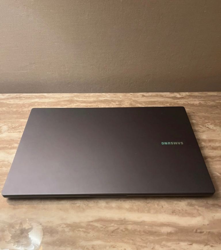 Samsung Galaxy Book4 i3 13th Gen / 8GB RAM / 256GB SSD / Win11