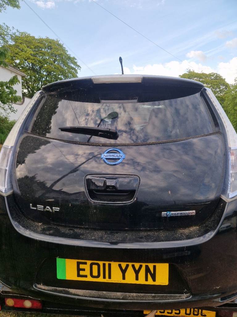 Nissan leaf electric 