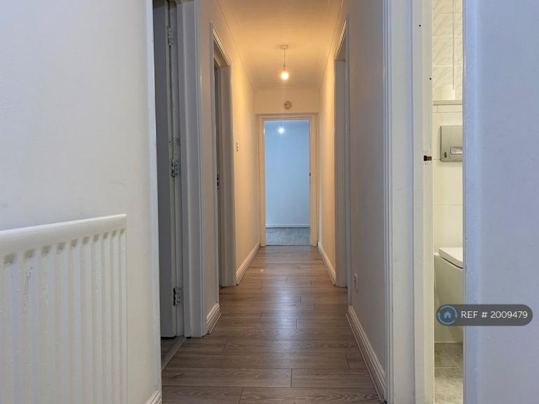 2 bedroom flat in Nightingale Court, London, NW9 (2 bed) (#2009479)