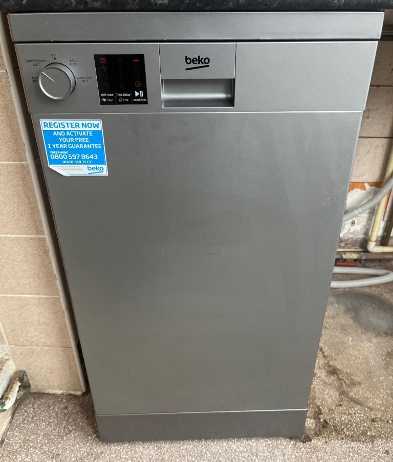 Beko Dishwasher – Silver, Good Condition