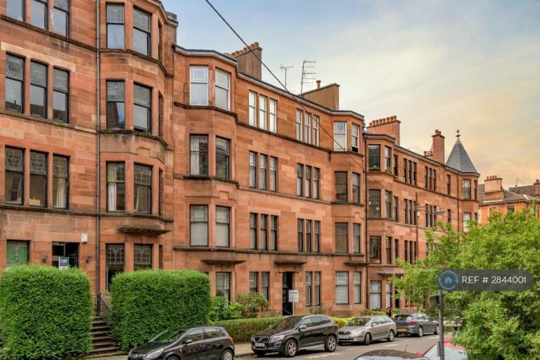 1 bedroom flat in Kersland Street, Glasgow, G12 (1 bed) (#2844001)