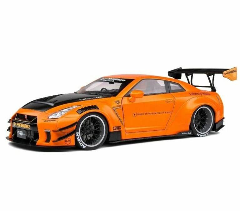 Nissan gtr 1.18 diecast model