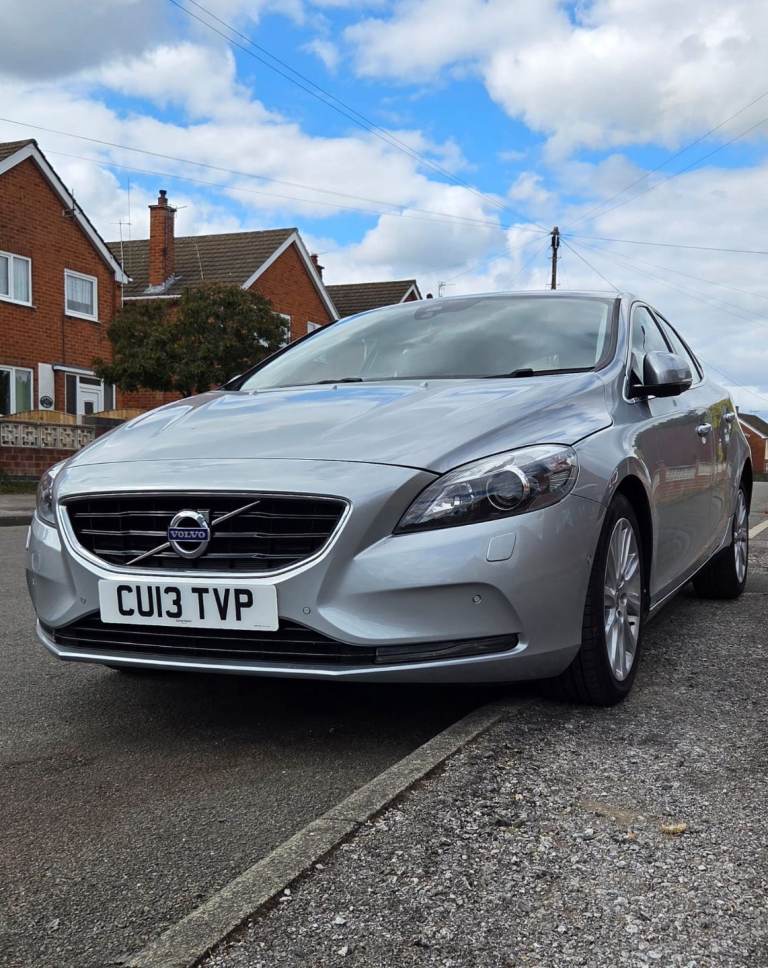 Volvo V40 D2 Se Lux Nav - 72k - Cambelt - Never Failed MoT