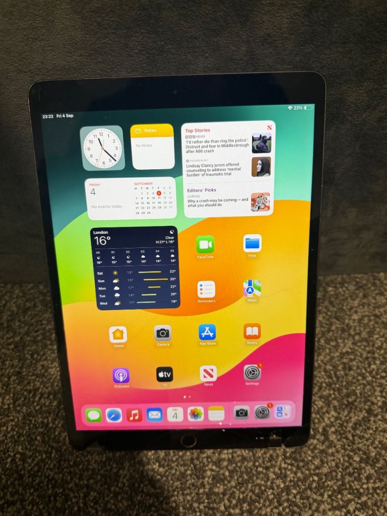 Apple iPad Air 3 64gb read description no offers