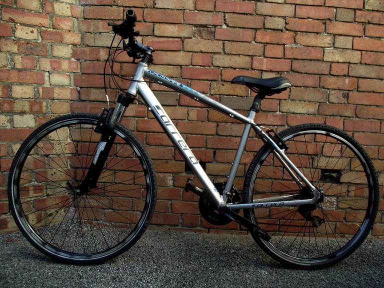 CAREERA CROSSFIRE HYBRID BIKE FOR SALE.GOOD CONDITION.(FULLY SERVICED)
