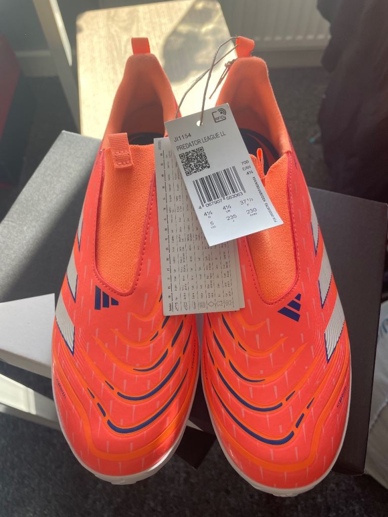 Adidas Predator League Laceless Turf Boots Kids - size 4.5