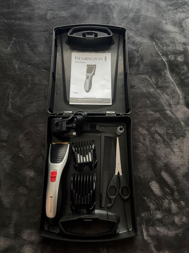 Remington hair clippers (all accessories + box)