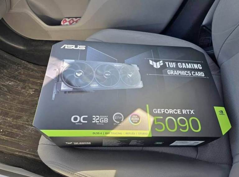 ASUS ROG 5090 TUF GPU