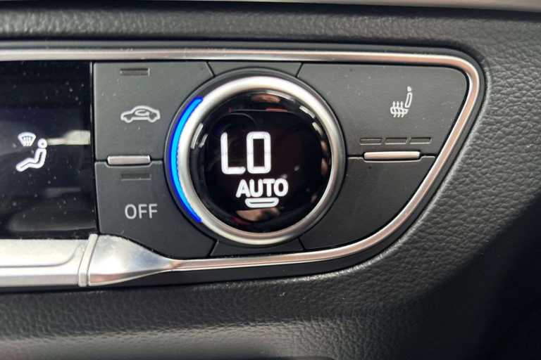 2022 Audi Q5 40 TDI Quattro S Line 5dr S Tronic SUV Diesel Automatic