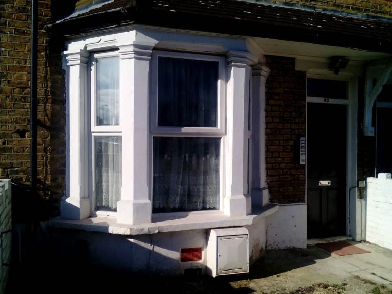 DSS OK GFLOOR STUDIO  IN RICHMOND 10MIN WHITTON B,R.THEN20MIN CLAPHAM JUNC &BEYOND