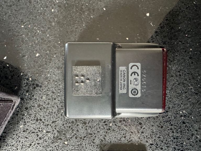 Canon speedlight transmitter ST-E2