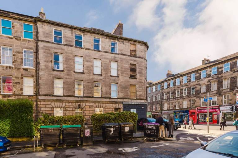 Lovely, bright and spacious, 5-bedroom, HMO flat on Rankeillor Street – available October
