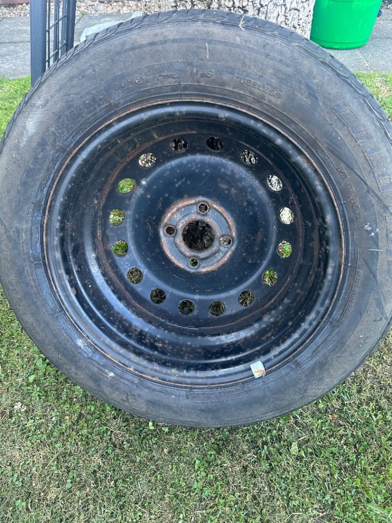 Tyre to suit a Mini 