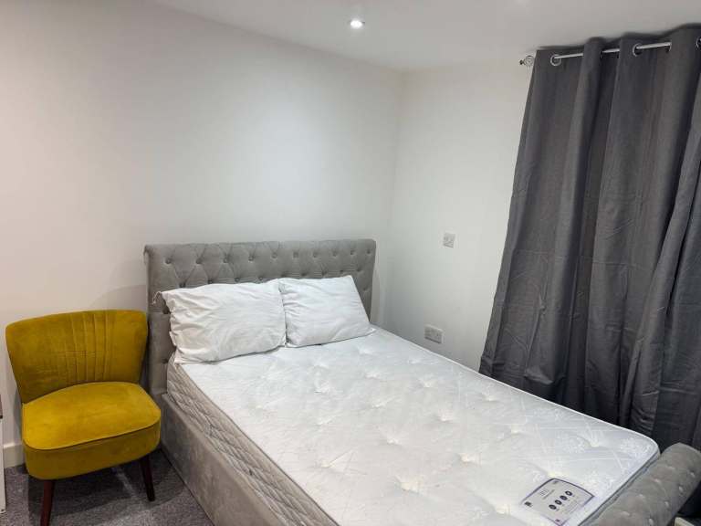 Spacious and Cosy 2 Bed Flat available for Rent in - SE15 1JF