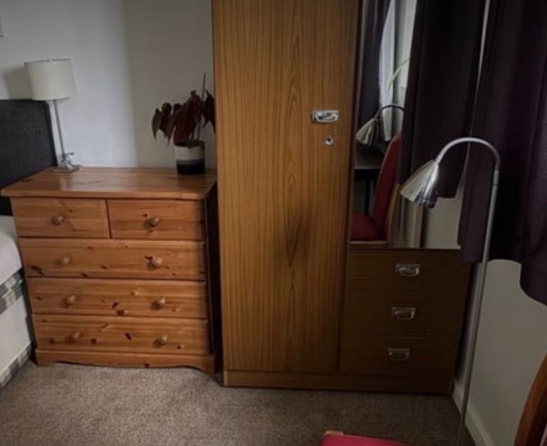 Single comfortable quiet room in shared house.