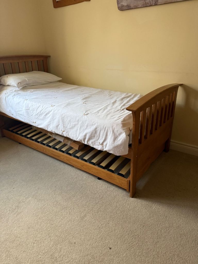 Single Bed with pull out trundle bed base