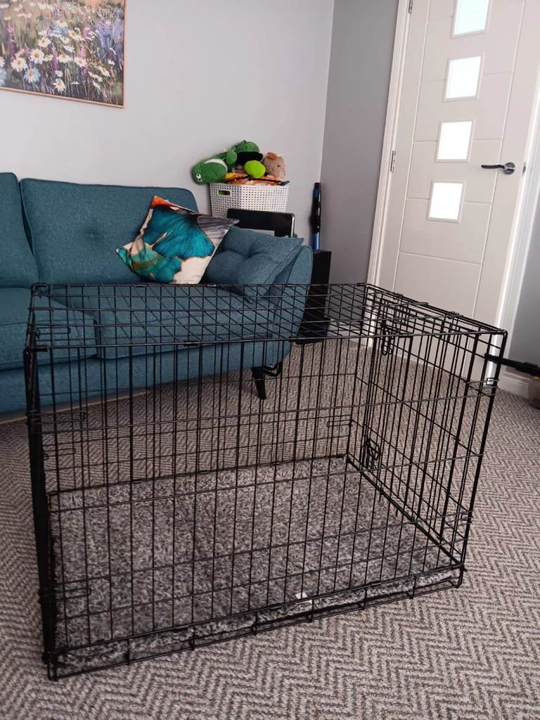 Medium dog crate 