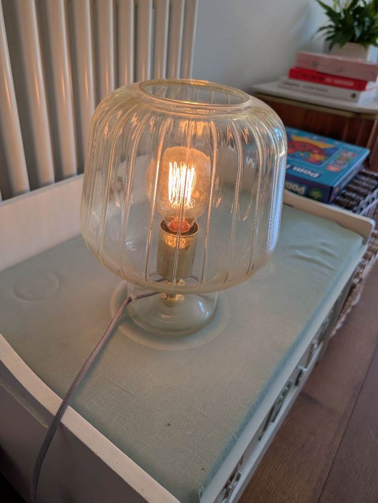 Ribbed glass table lamp