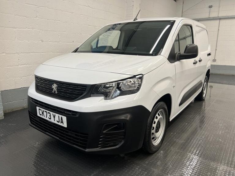 2023 Peugeot Partner 1000 1.5 BlueHDi 100 Professional Premium + Van PANEL VAN DIESEL Manual