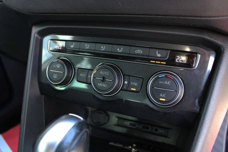 2020 70 VOLKSWAGEN TIGUAN 2.0 TDI R-LINE TECH SUV 5DR DIESEL DSG EURO 6 (S/S) (1