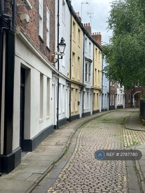 4 bedroom flat in Prince Street, Hull, HU1 (4 bed) (#2787780)