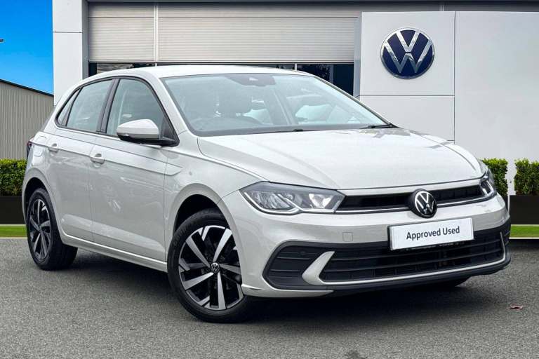 2024 Volkswagen Polo 1.0 TSI Life 5drÃ¢Â­ÂWireless App-Connect, Light & Sight PackÃ¢Â­Â Hatchba...