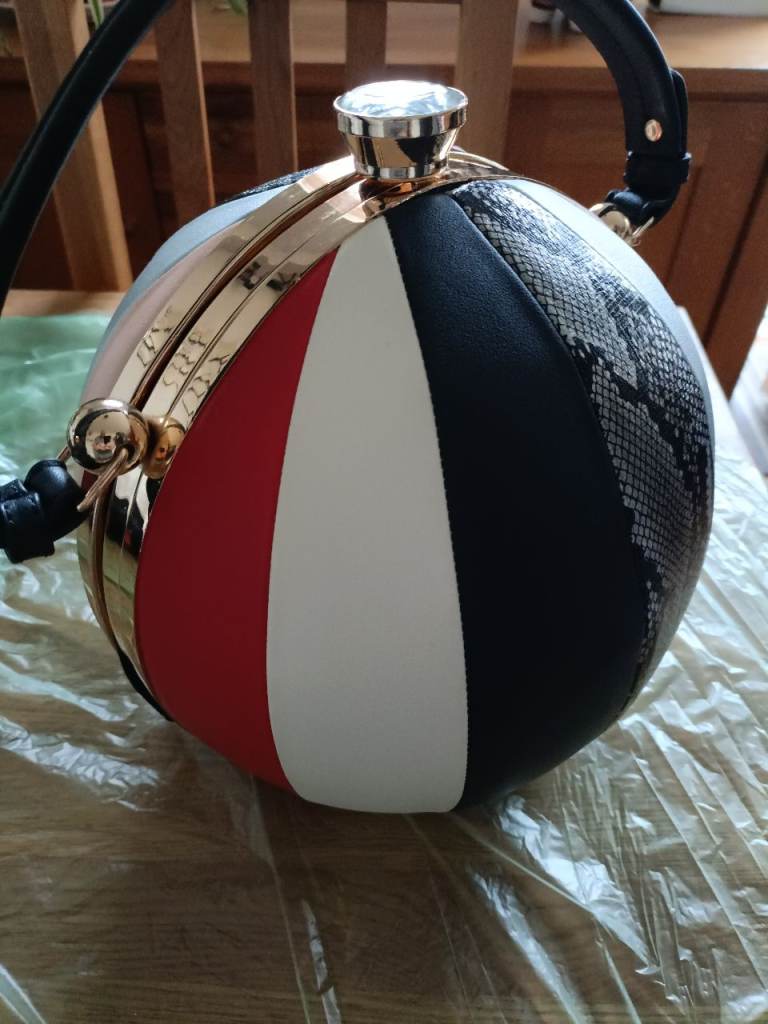 Brand 🆕 ladies handbag shape of a beach ball 