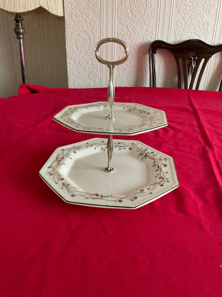 Two-Tier Cake Stand 