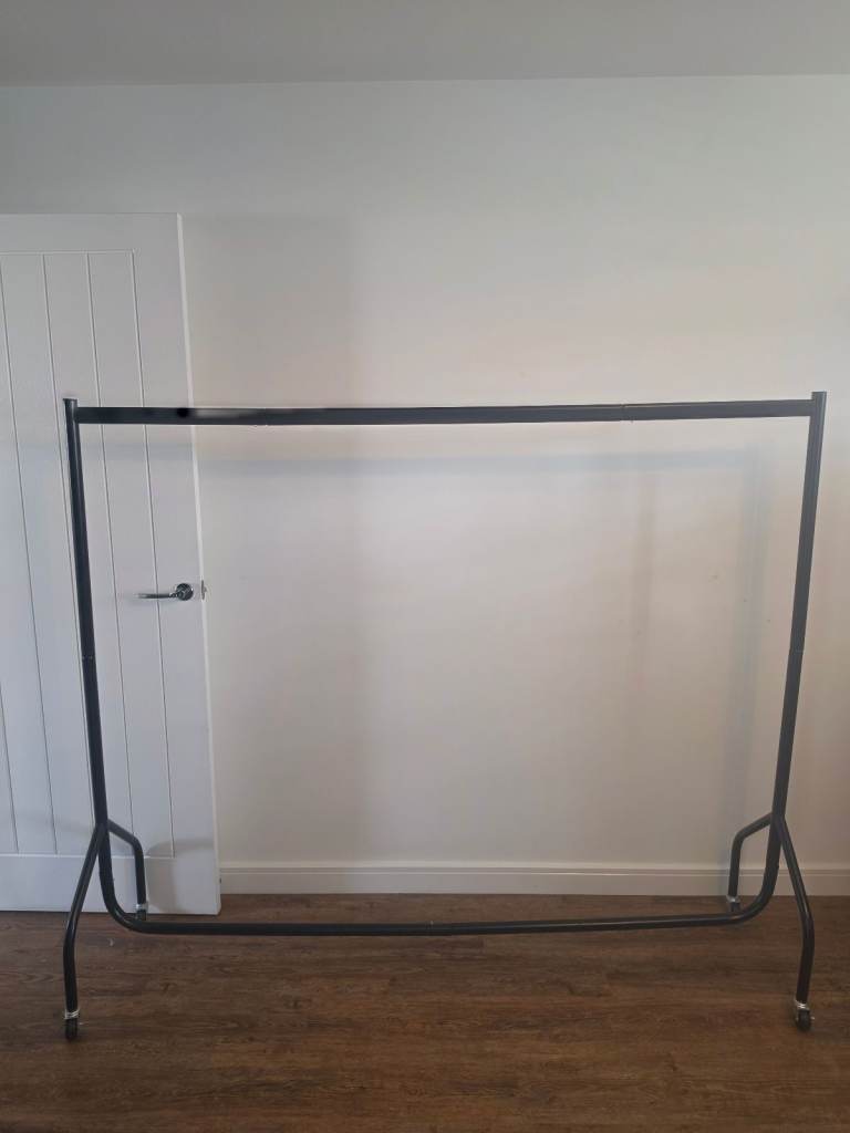 Black Metal Clothes Rail on Wheels – Good Condition