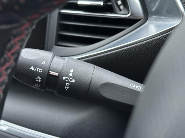 2015 Peugeot 208 2.0 BlueHDi GT-Line Diesel Manual 5 Door Estate Black