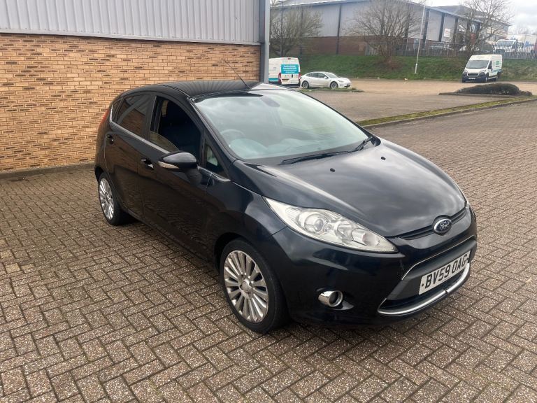 Ford fiesta titanium 1.4 petrol with valid mot, car is in great condition with no problems 