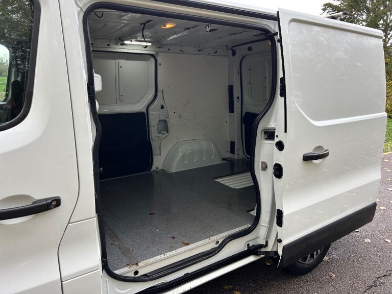 70,000 MILES VAUXHALL VIVARO 1.6 CDTI 2018 FREE ULEZ EX BT EXCELLENT CONDITION NO VAT