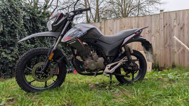 Lexmoto, ASSAULT, 2020, 124 (cc)