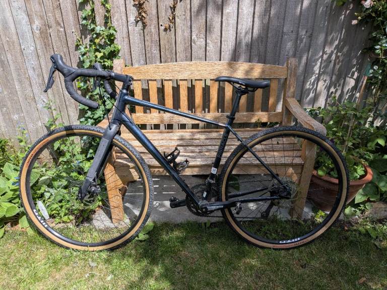 Gravel Bike - Pinnacle Arkose 1 M, Silver, Good Condition