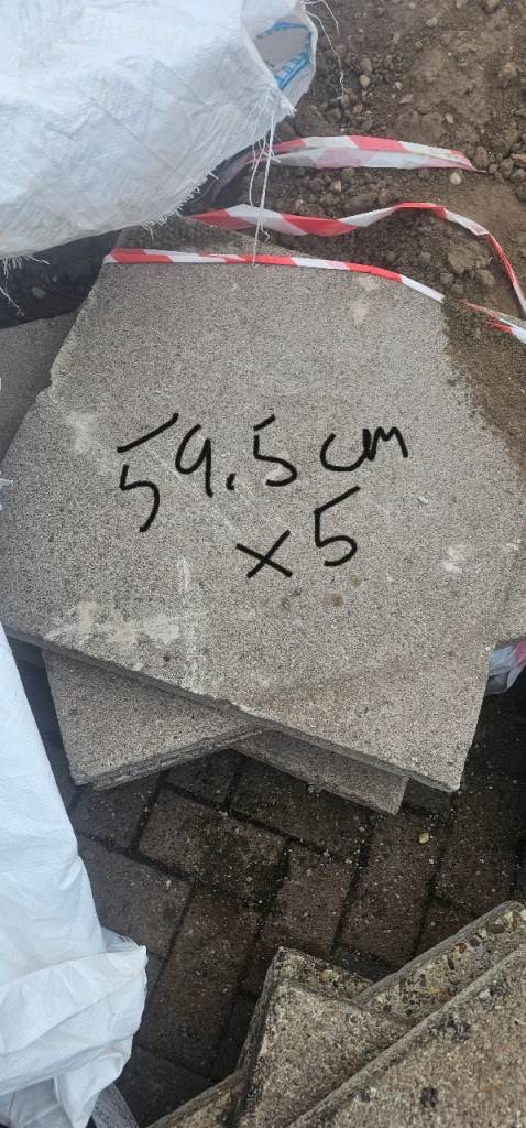 Garden Paving Slabs - Mixed Sizes