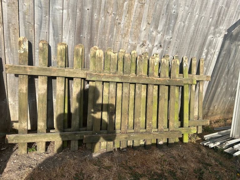 Picket Fence Panels 2 x 1.8 1 x 1m 