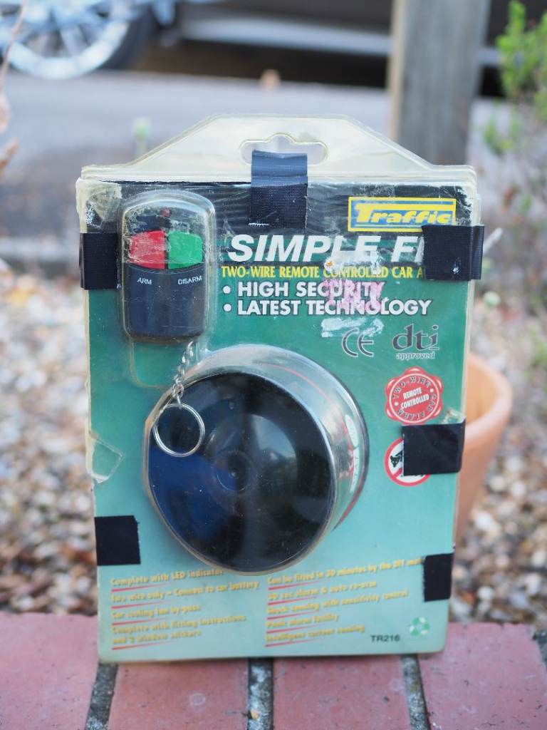 Easy to fit car /motorcycle alarm with remote control.