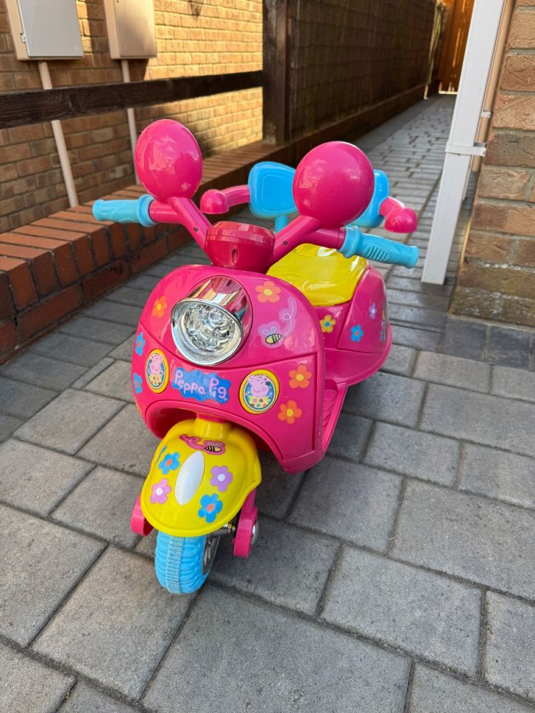Electric ride on scooter Peppa Pig