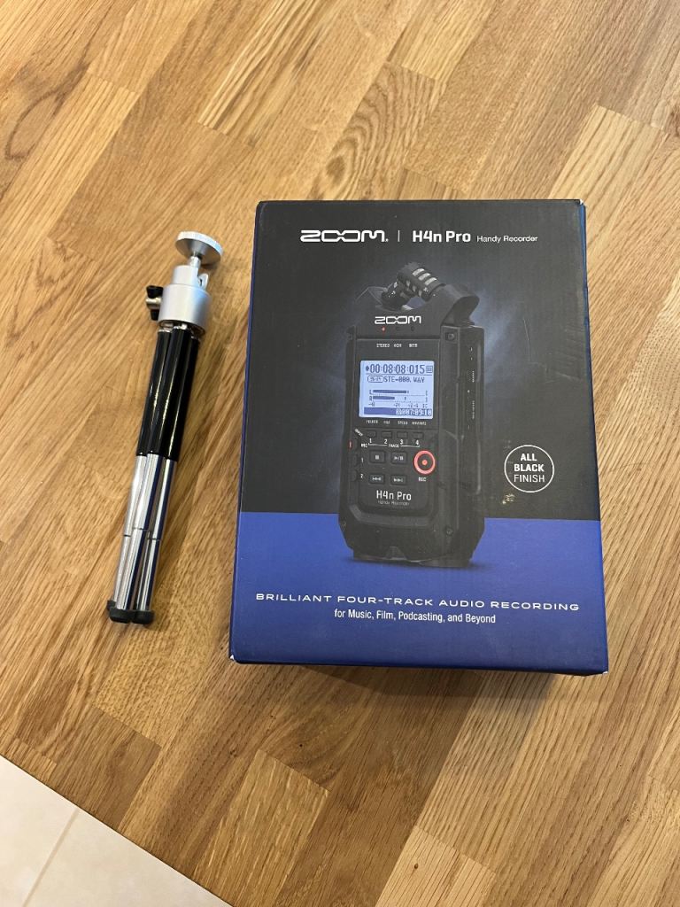 Zoom H4n Pro Handy Recorder – All-Black, Immaculate Condition