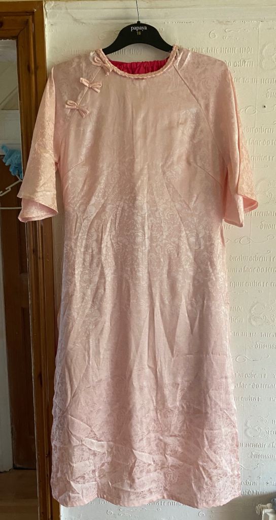 Womens Traditional Vietnamese “Ao Dai” Dresswear (Pastel Pink/Pink)