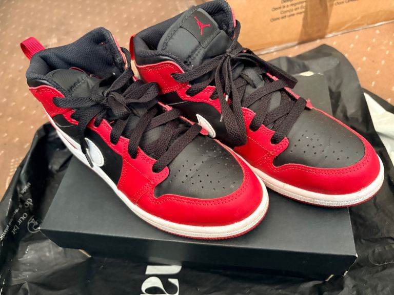 Nike Air Jordons UK 2 