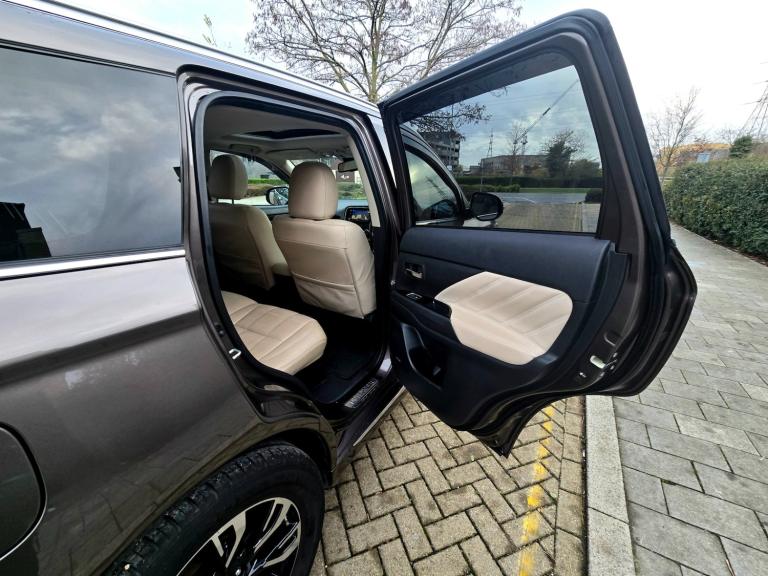 2018 Mitsubishi Outlander 2.0 PLUG-IN HYBRID 1YEAR MOT HPI CLEAR NEWLY SERVICED 3 MONTHS WARRANTY...