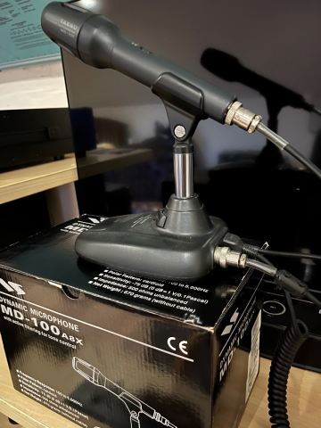 Yaesu MD-100A8X Dynamic Microphone with Desk Stand, £100.00 for Sale
