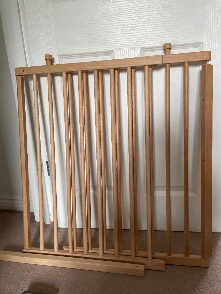 Baby Dan adjust pro stair gate