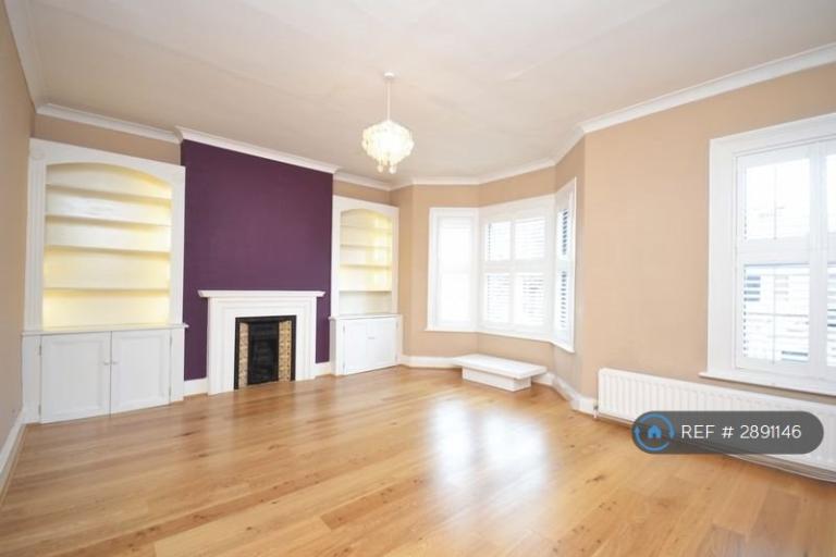 2 bedroom flat in Cavendish Road, London, SW12 (2 bed) (#2891146)