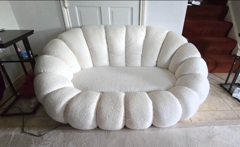 Beautiful Cream Bouclé Sofa – Excellent Condition 🤍