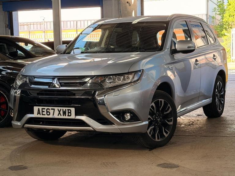 2017 Mitsubishi Outlander 2.0h 12kWh 4h SUV 5dr Petrol Plug-in Hybrid CVT 4WD Euro 6 (s/s) (200 p...